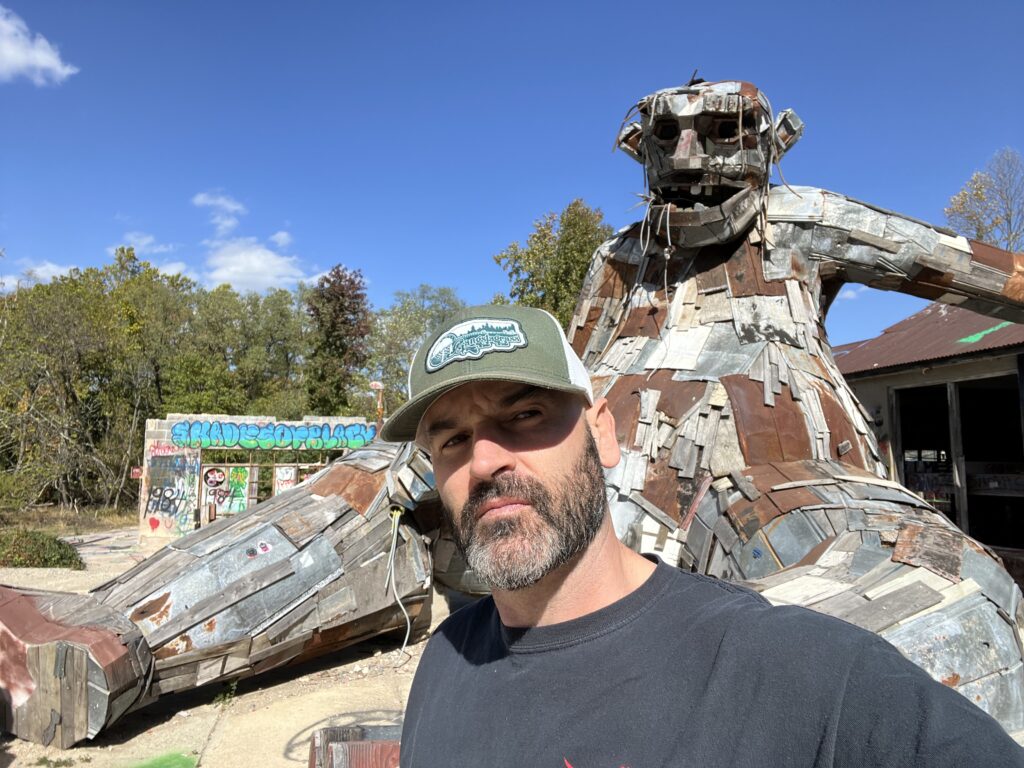 Theodore Carter with Big Rusty - Hainsport, New Jersey, troll by Thomas Dambo