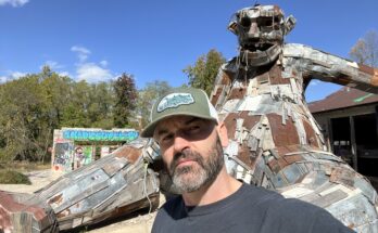 Theodore Carter with Big Rusty - Hainsport, New Jersey, troll by Thomas Dambo